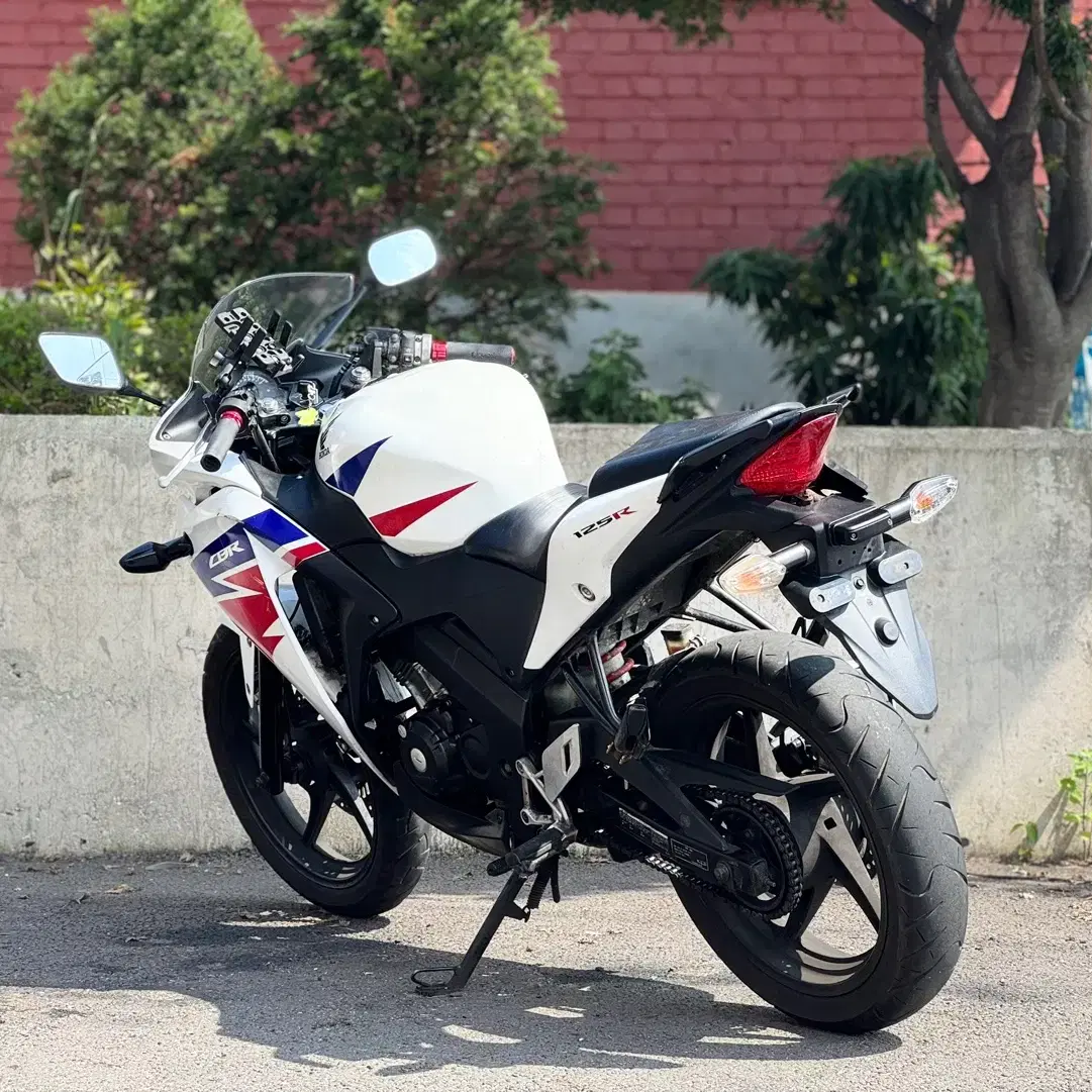 혼다 cbr125r 2014년 / 건담차량 / 저렴히 판매합니다