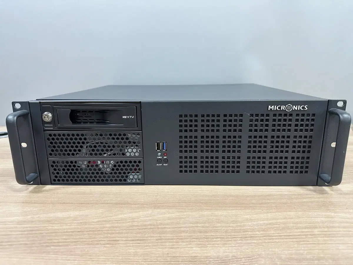 제온 E-2234+Supermicro X11SCZ-F 서버 컴퓨터