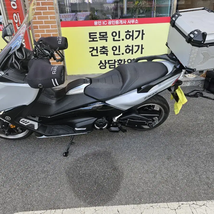 TMAX DX 19년식 28xxxkm팝니다