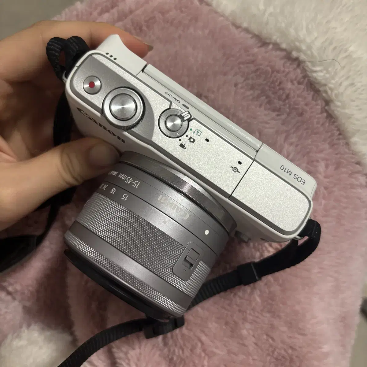 캐논 eos m10 미러리스 팝니다