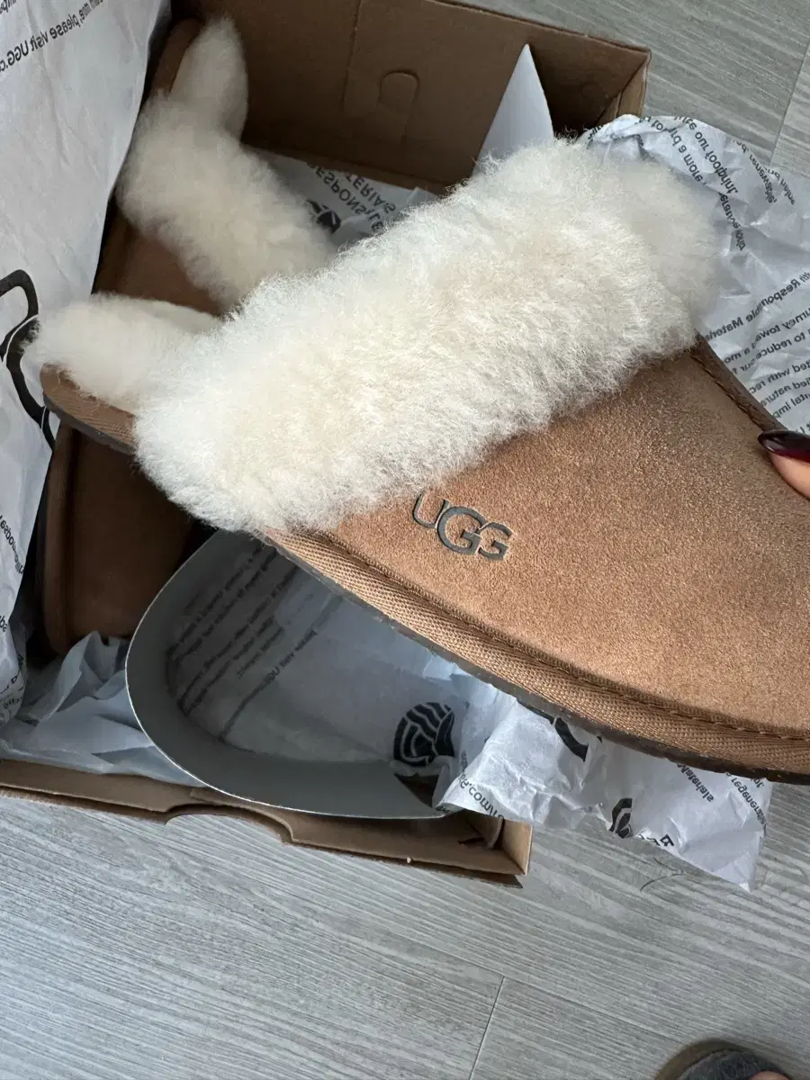 어그 ugg 스커페트 2 슬리퍼 240(us7) 새상품