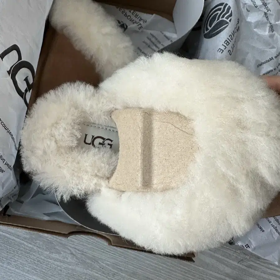 어그 ugg 스커페트 2 슬리퍼 240(us7) 새상품