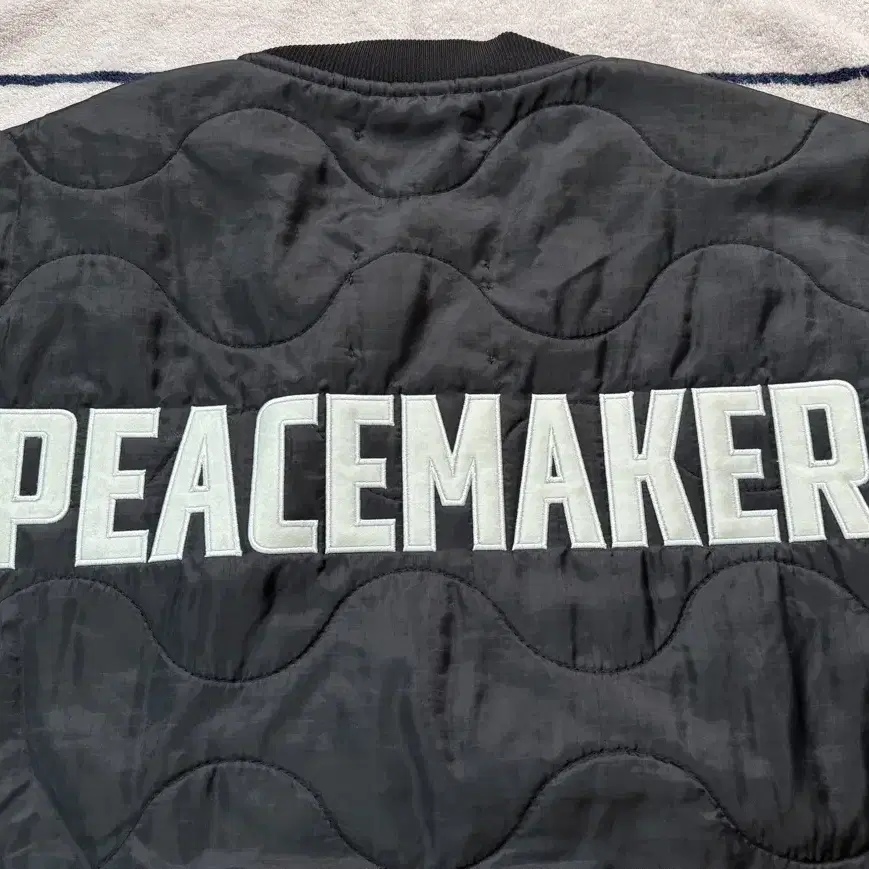 OAMC PEACEMAKER RE:Work 퀼티드 크루넥 블랙