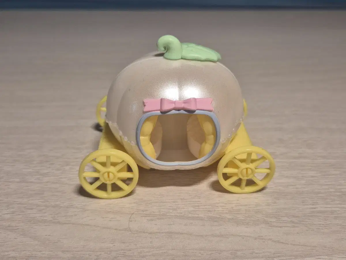 Pumpkin carriage Gacha capsule toy figure