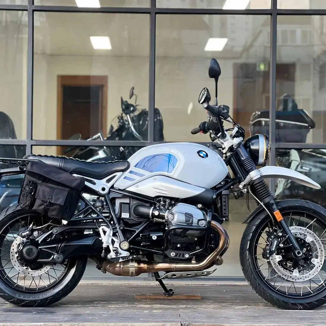 BMW R9T 어반 GS 2020년식 짧은키로수 판매