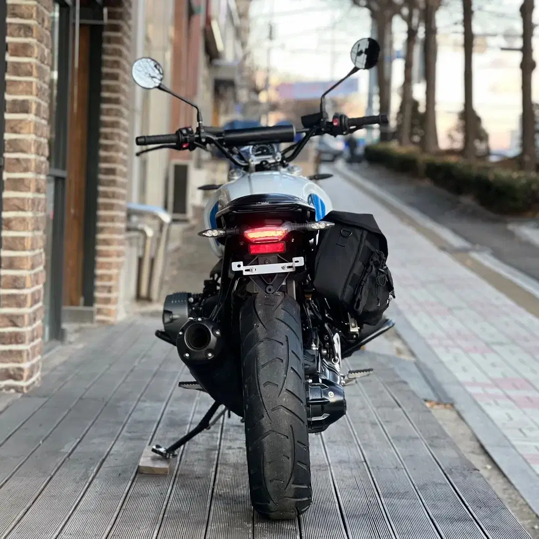 BMW R9T 어반 GS 2020년식 짧은키로수 판매