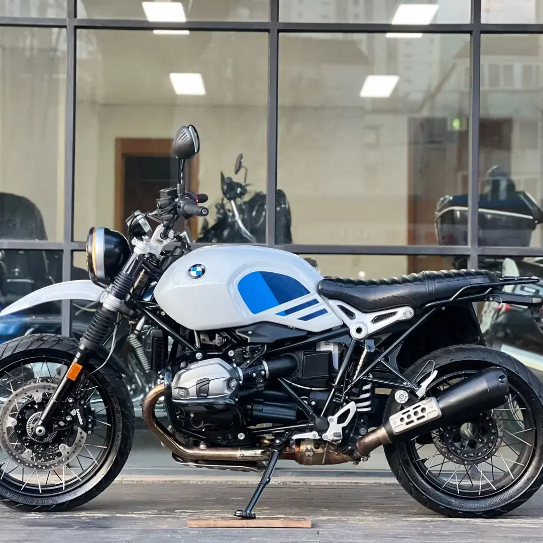 BMW R9T 어반 GS 2020년식 짧은키로수 판매