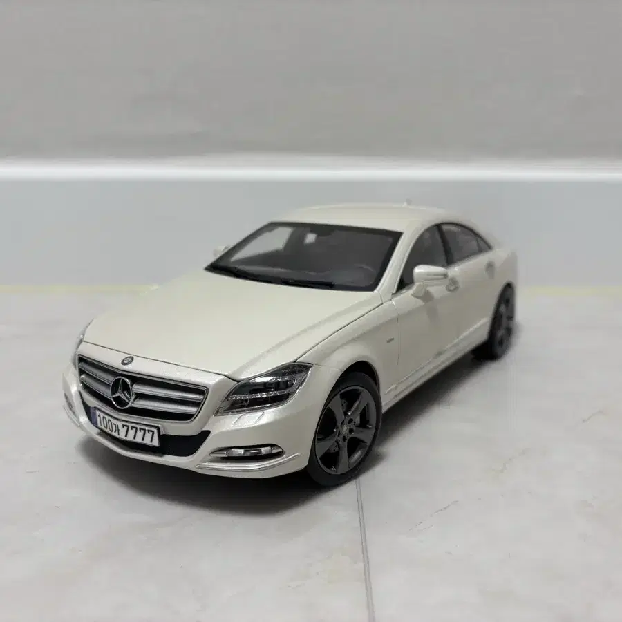 1:18 노레브 HQ 벤츠 CLS 350 다이캐스트 판매합니다 !