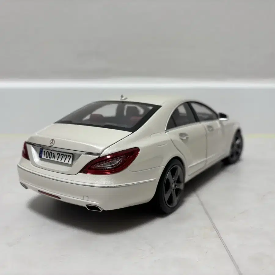 1:18 노레브 HQ 벤츠 CLS 350 다이캐스트 판매합니다 !