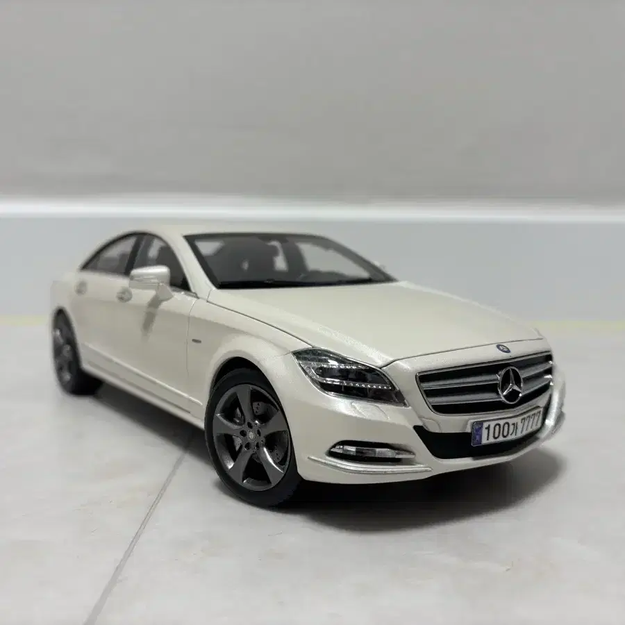 1:18 노레브 HQ 벤츠 CLS 350 다이캐스트 판매합니다 !