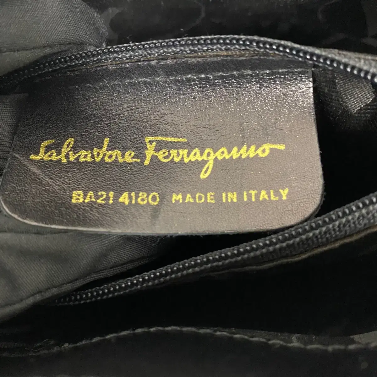 FERRAGAMO / 빈티지 페라가모 블랙 원통 바라 버킷백 / 복조리백