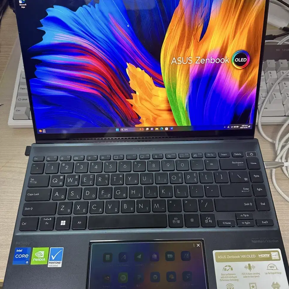 ASUS Zenbook OLED 노트북