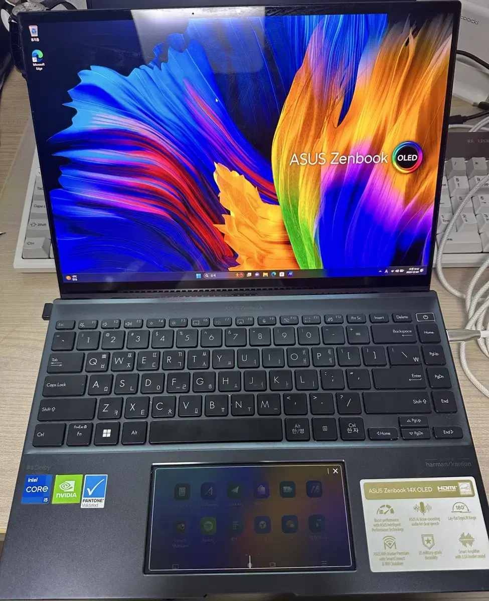 ASUS Zenbook OLED 노트북