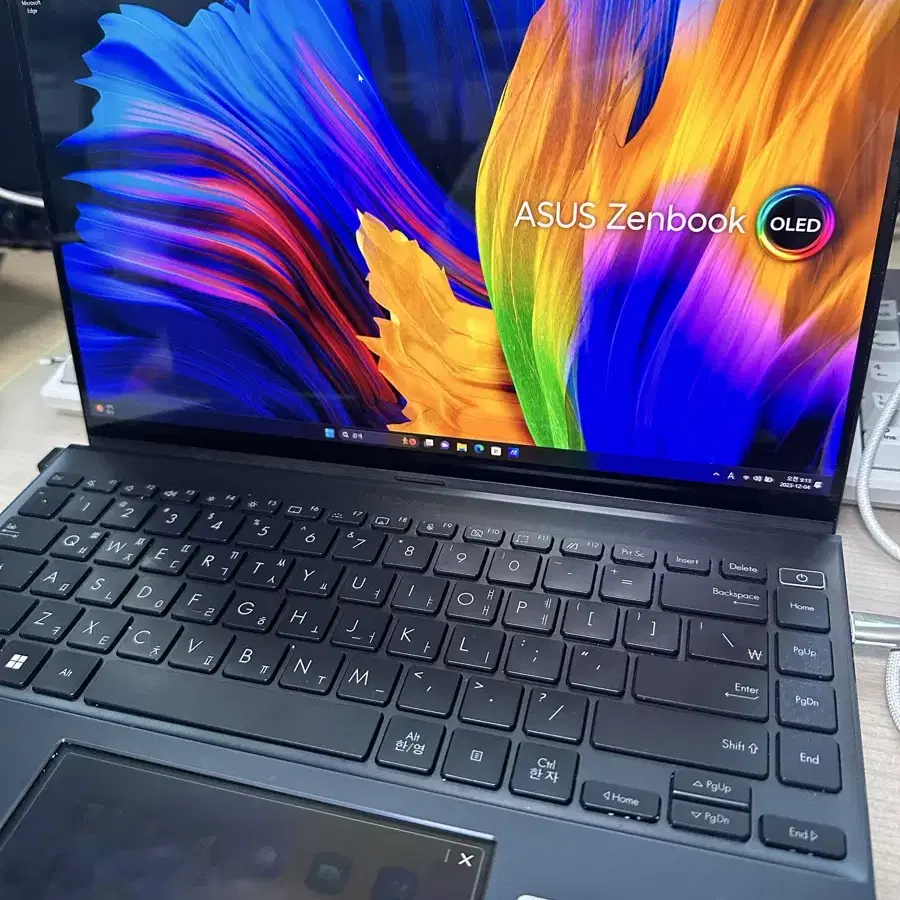 ASUS Zenbook OLED 노트북