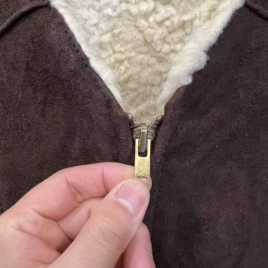 OLD VINTAGE COWHIDE SUEDE 스웨이드레더베스트