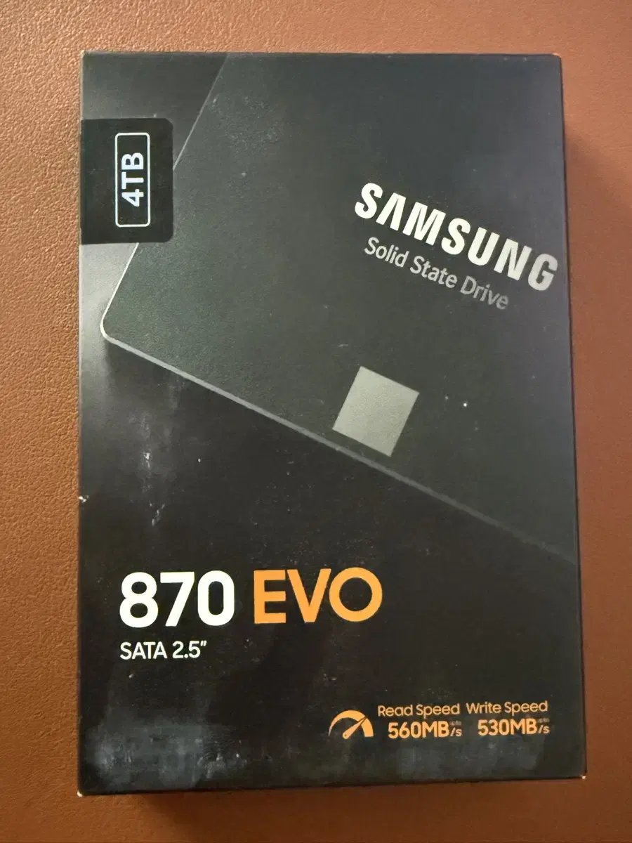 삼성 870 EVO SSD 4TB SATA 2.5" 미개봉 정품 팝니다.