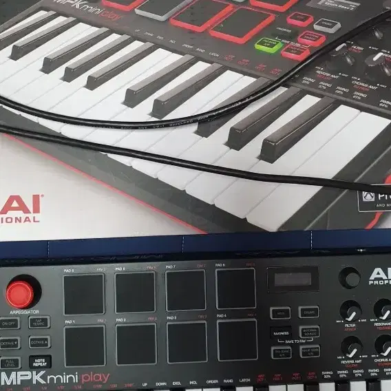 AKIA MPK mini 팝니다