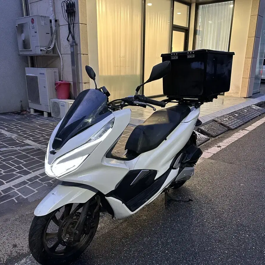 혼다 Pcx 125cc 20년식 상태좋습니다 급처합니다