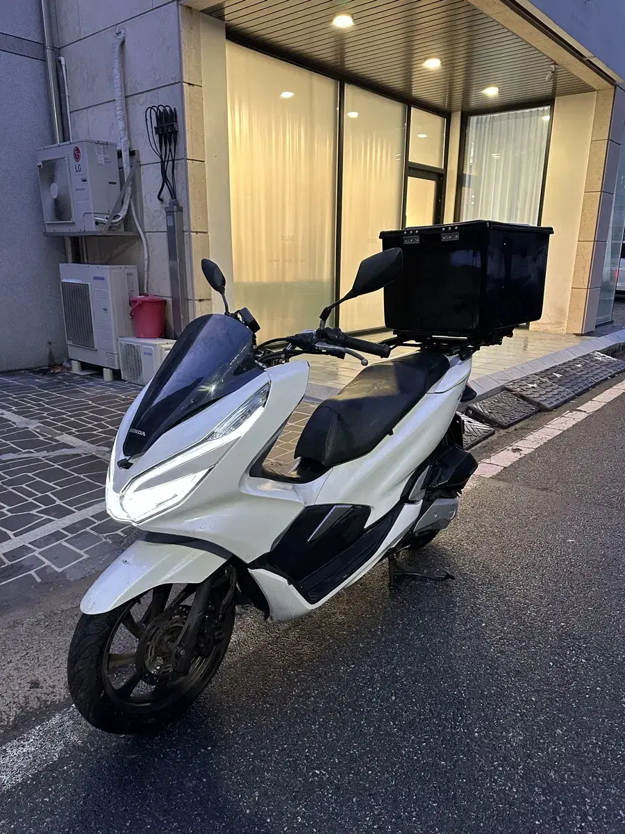 혼다 Pcx 125cc 20년식 상태좋습니다 급처합니다