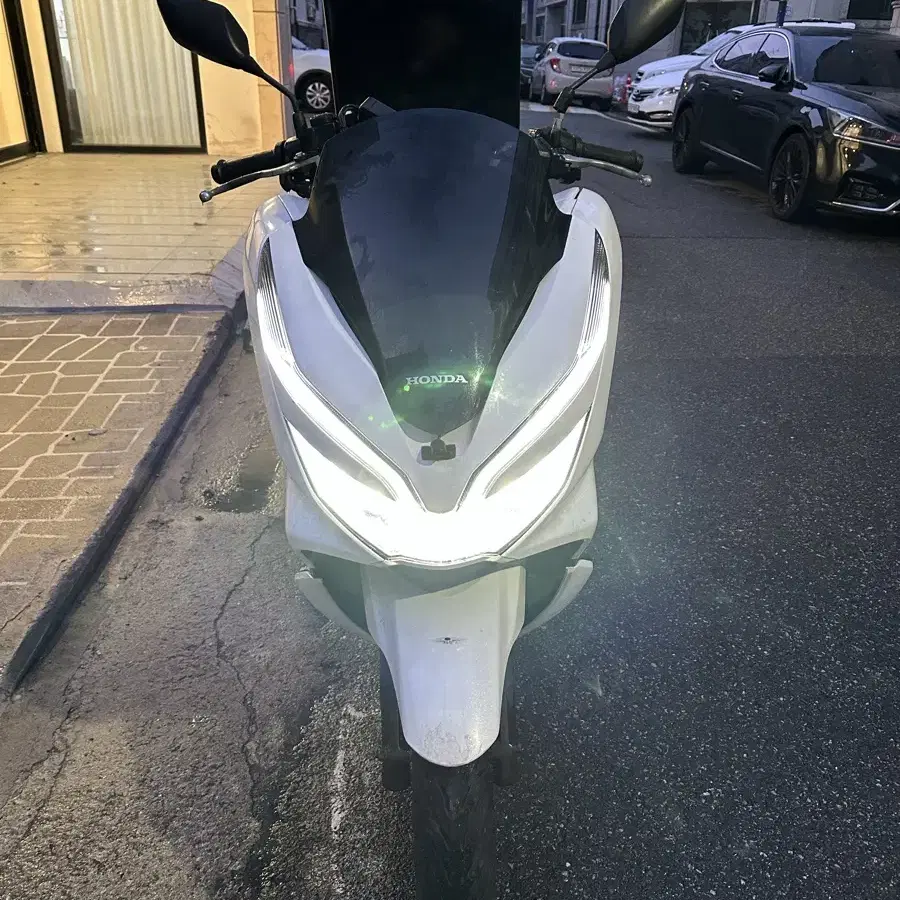 혼다 Pcx 125cc 20년식 상태좋습니다 급처합니다