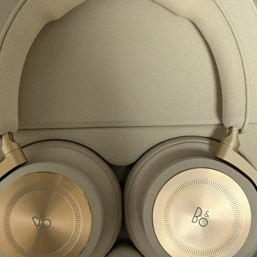 뱅앤올룹슨 헤드폰 HX (Bang & Olufsen Headphones)