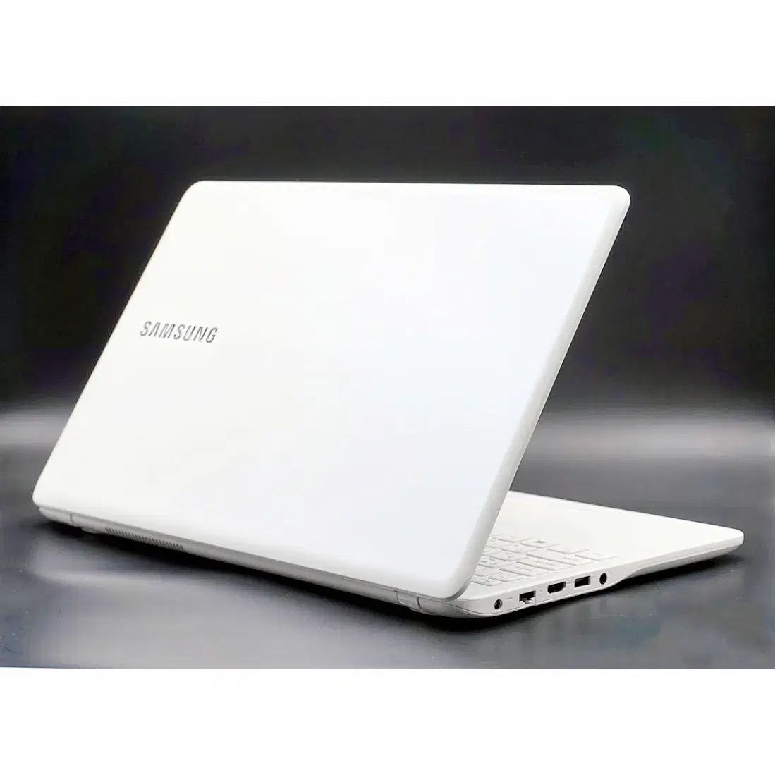 [Personal/Storage Space 500GB Upgrade] Samsung White Notebook