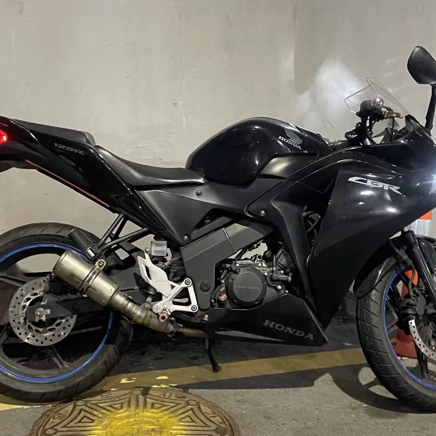 혼다 cbr125cc 14년식 팝니다.