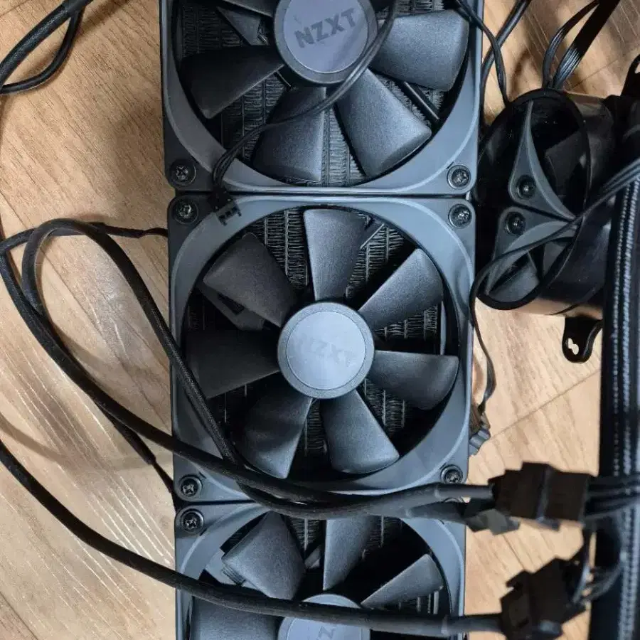 NZXT KRAKEN X73