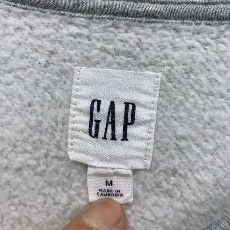 갭 GAP 그레이 빅로고 자수 기모 맨투맨 10 G01755