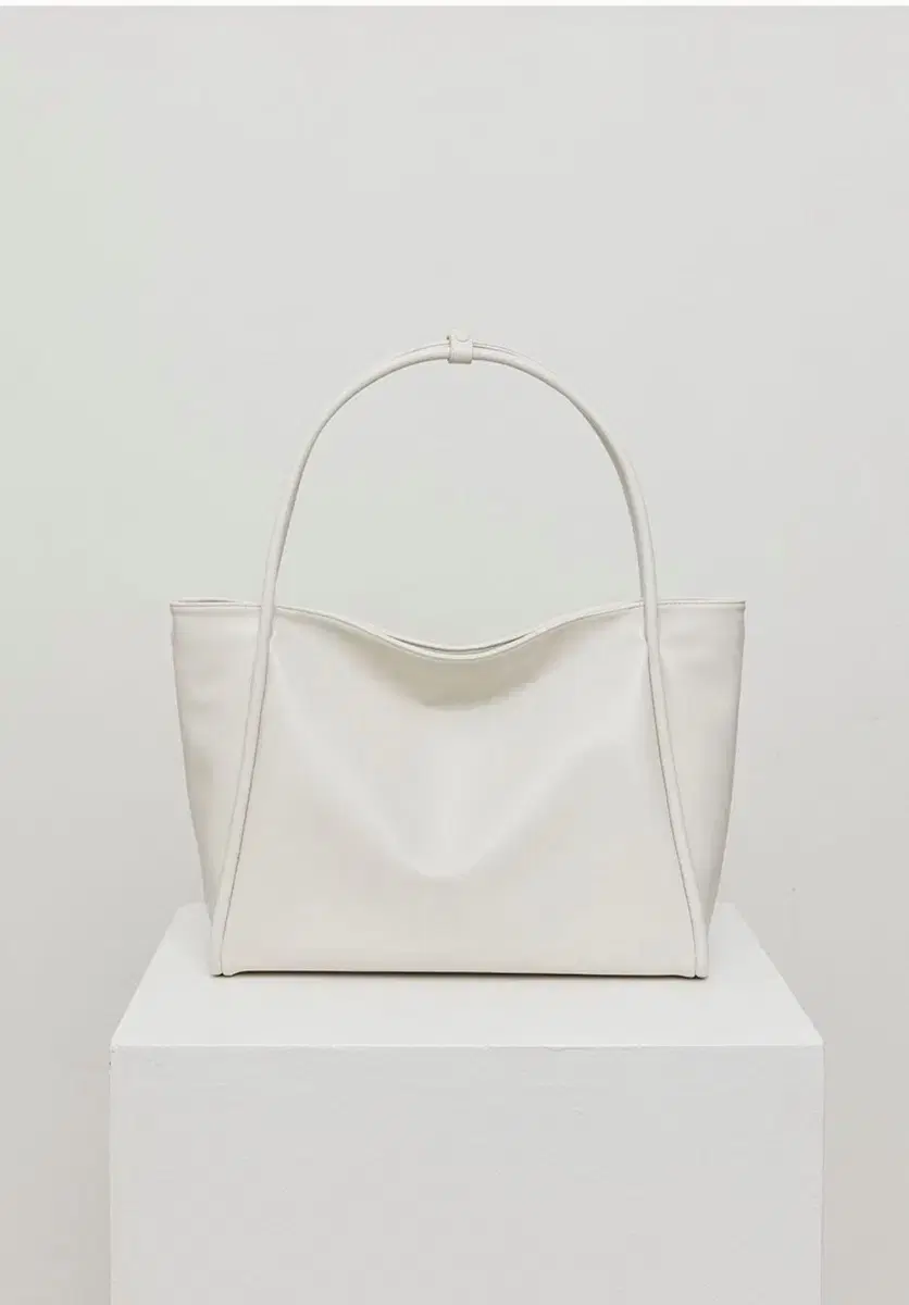 여밈 dapper bag 아이보리