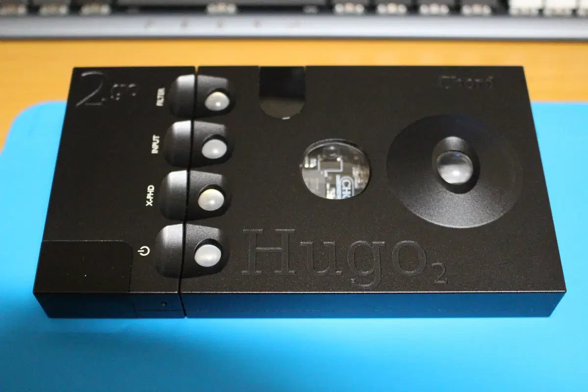 Chord Hugo2+2go (black) bulk is for sale.