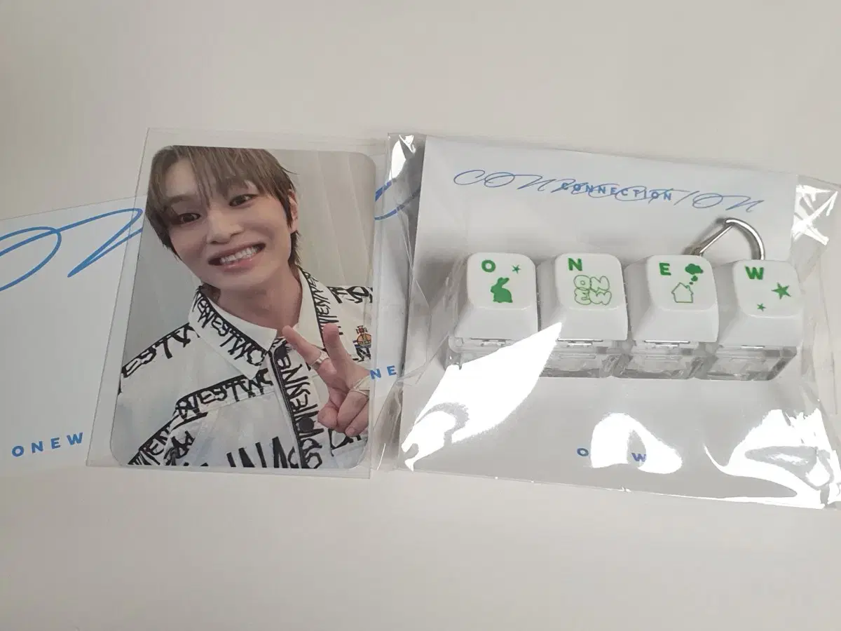 OneW pop up, Keycap keyring, sealed + 2nd week ld, Unreleased photocard