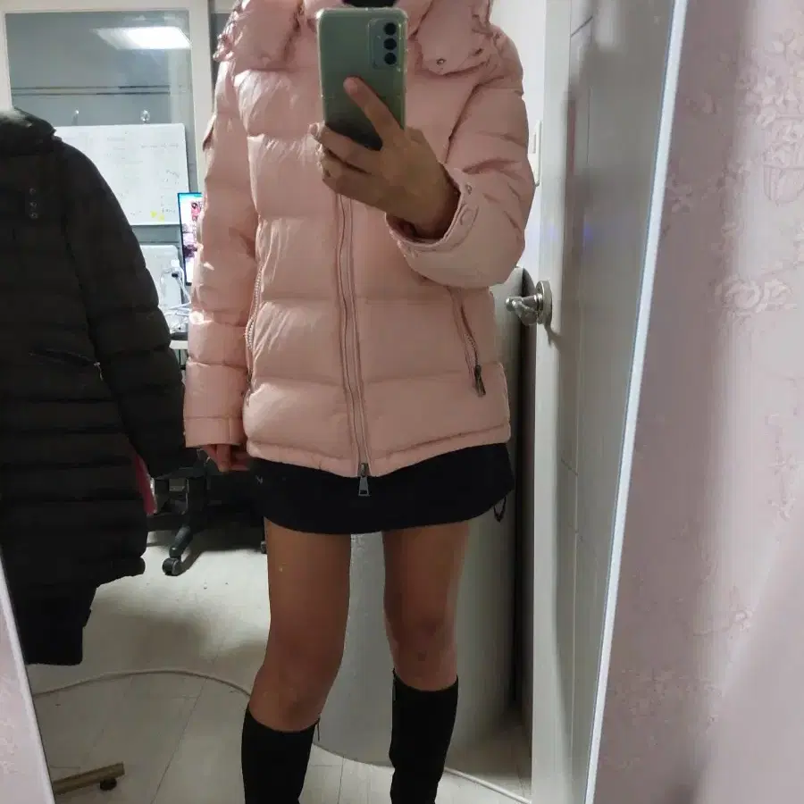 몽클레르 핑크 패딩 M