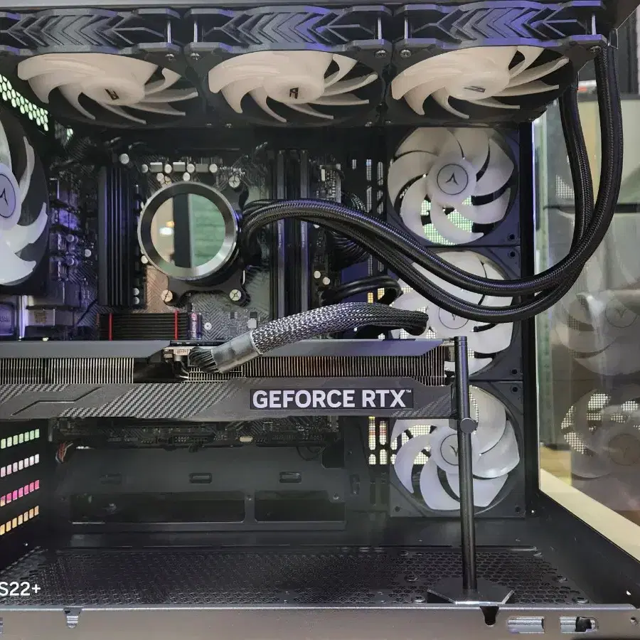 블랙 게이밍 컴퓨터 7800X3D RTX4070TI SUPER