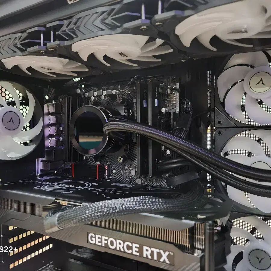 블랙 게이밍 컴퓨터 7800X3D RTX4070TI SUPER