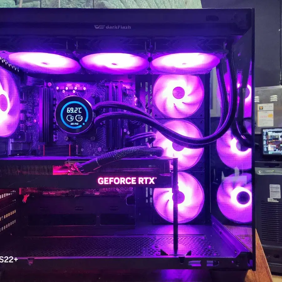 블랙 게이밍 컴퓨터 7800X3D RTX4070TI SUPER