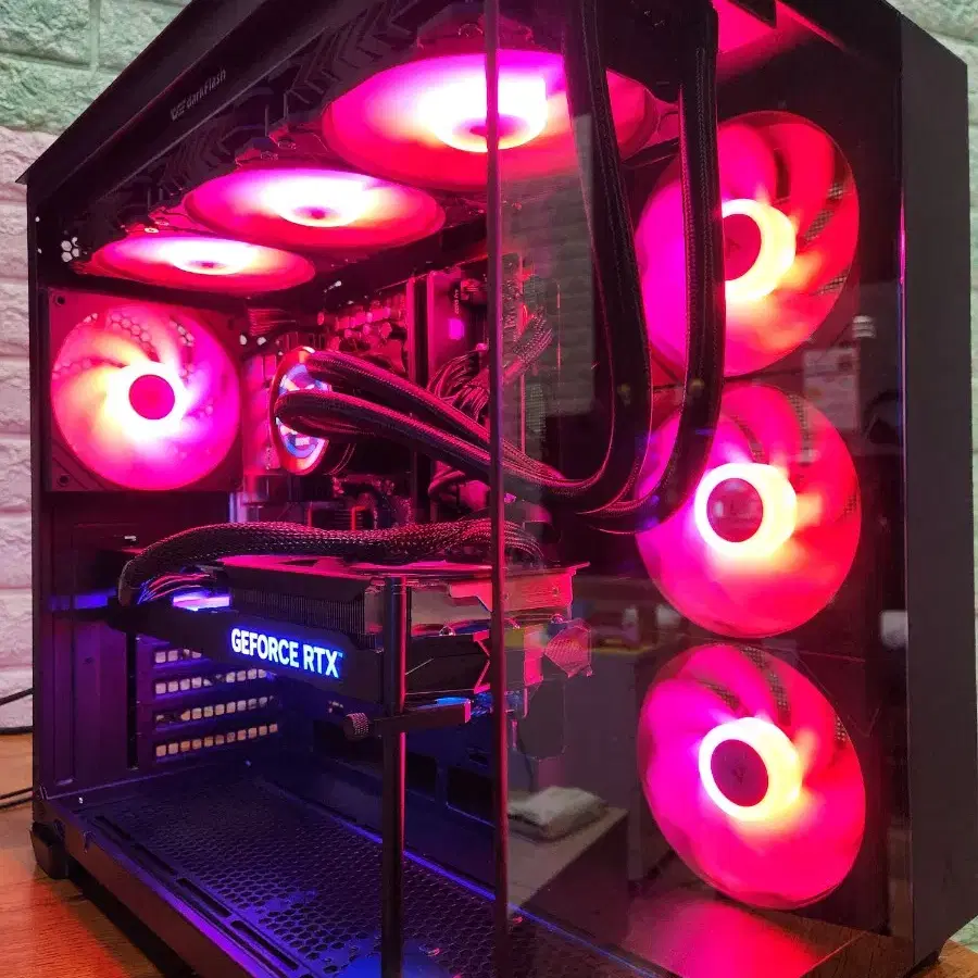 블랙 게이밍 컴퓨터 7800X3D RTX4070TI SUPER