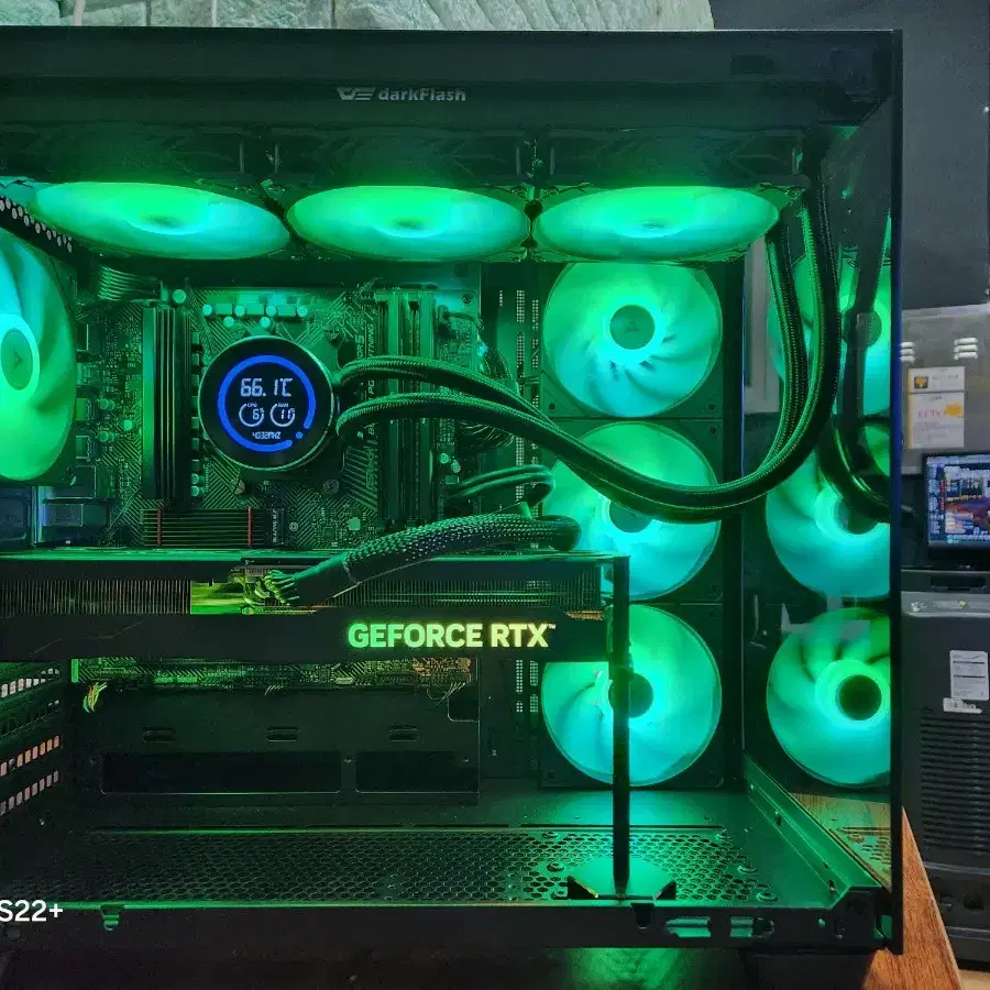 블랙 게이밍 컴퓨터 7800X3D RTX4070TI SUPER