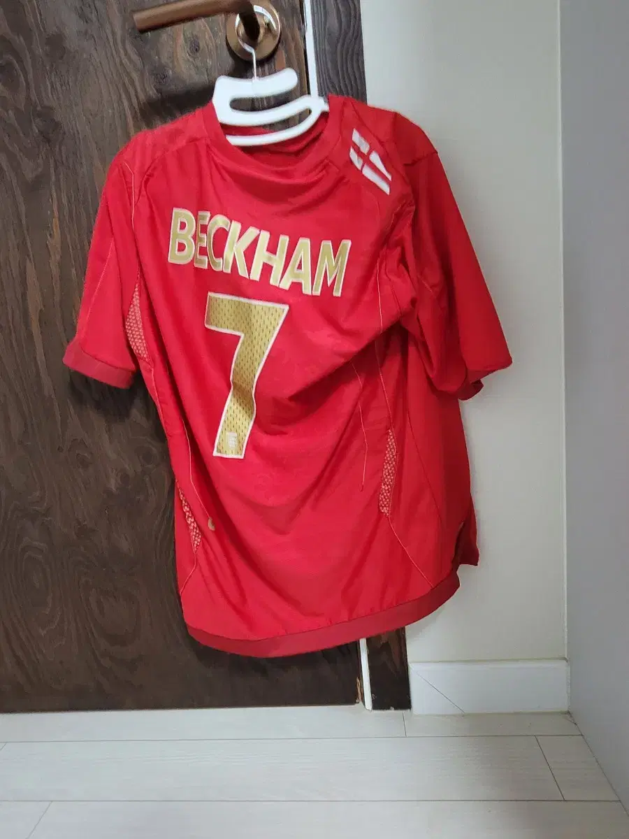 [Good Condition/Gold Plated] 06-08 England Beckham Jersey (Overseas M100)