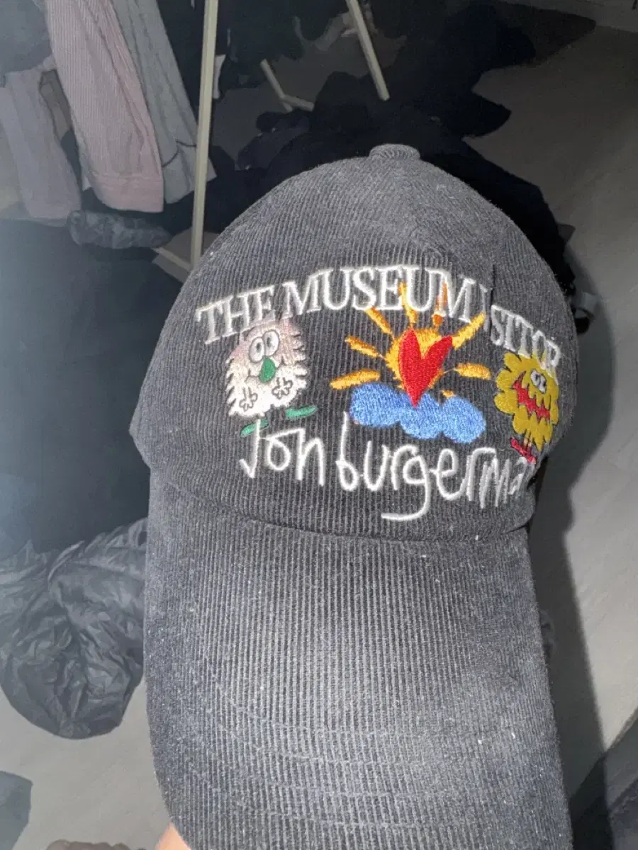 TheMuseum Visitor Hat