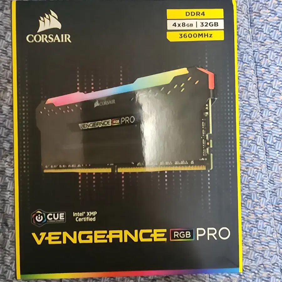 CORSAIR DDR4-3600 CL18 VENGEANCE RGB PRO