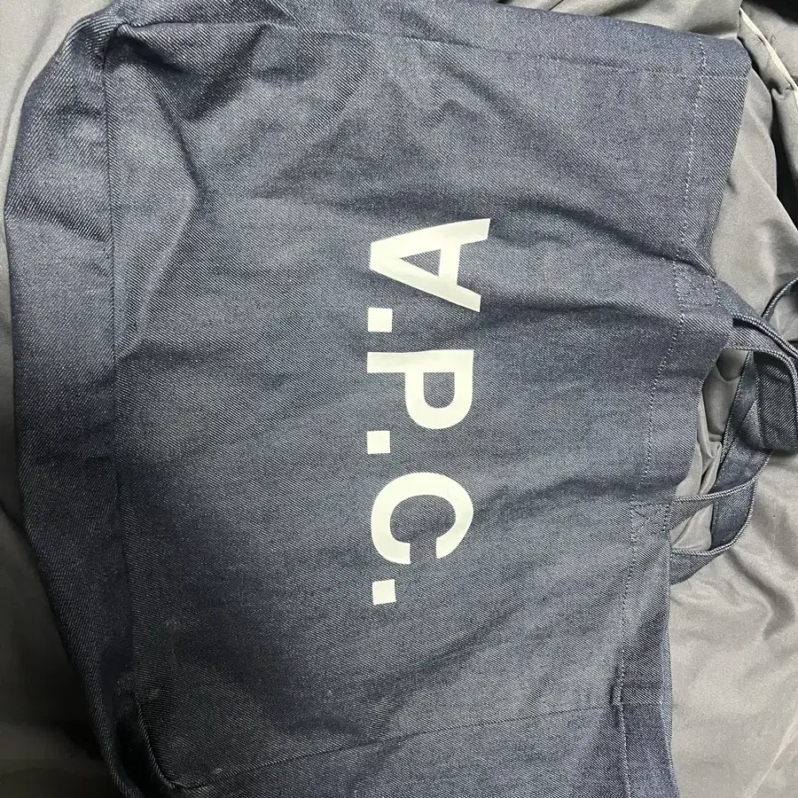 A.P.C 아페쎄 다니엘라 인디고 쇼핑백 쇼퍼백