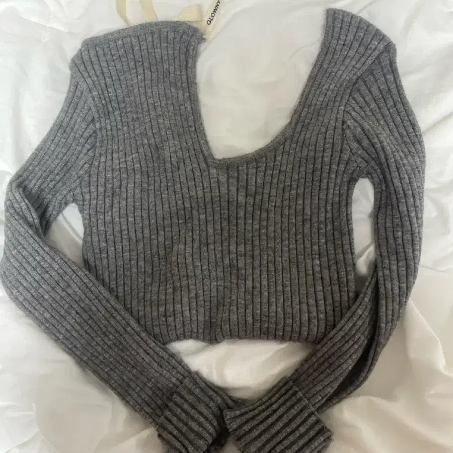 글로니 isa asymmetrical knit top (gray)