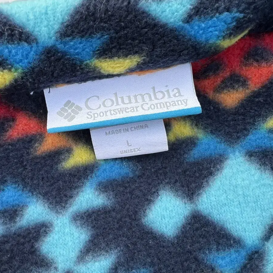 Columbia 콜롬비아 에스닉패턴 후리스