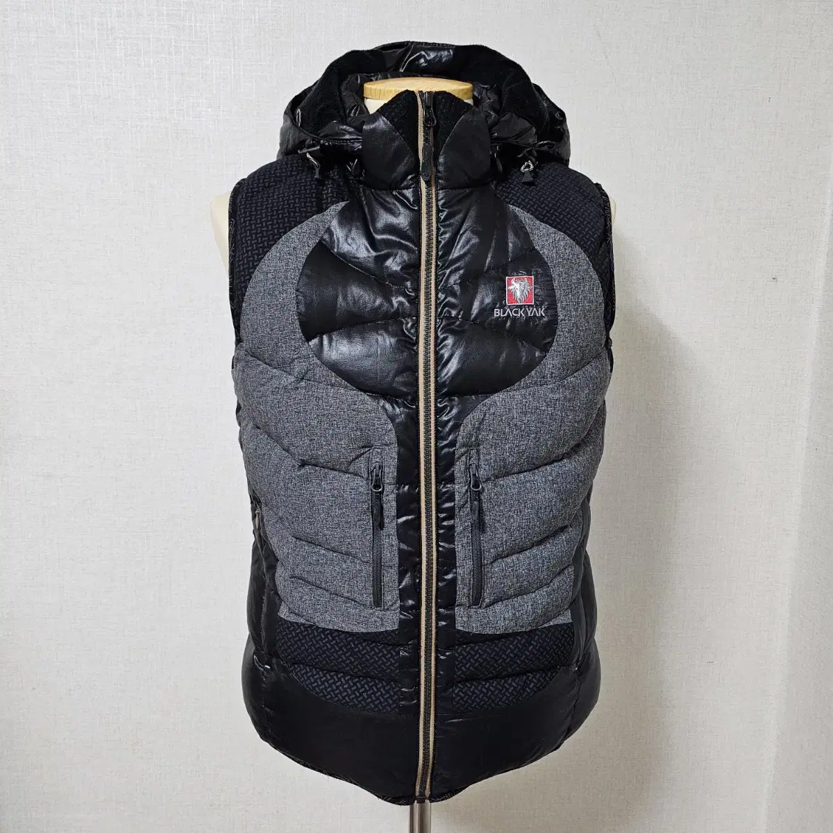 *Black Yak* Padded Vest/ Goose Down Goose Down Padded (100)