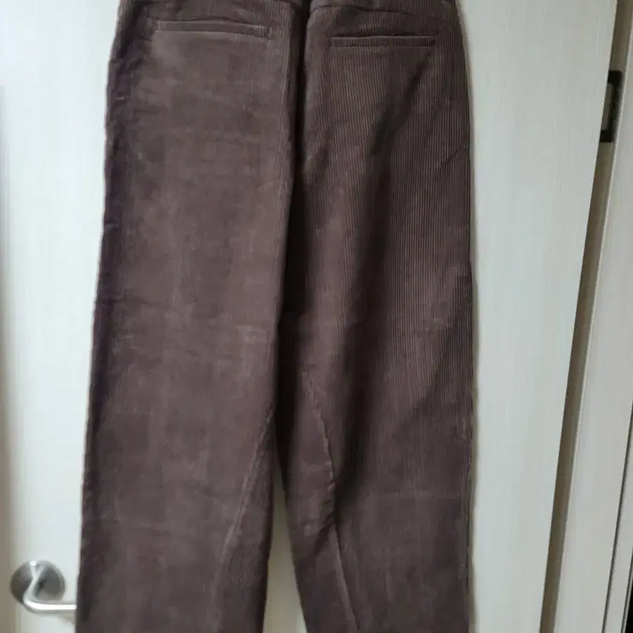 새제품 셔터(Shirter) PANELED CORDUROY PANTS