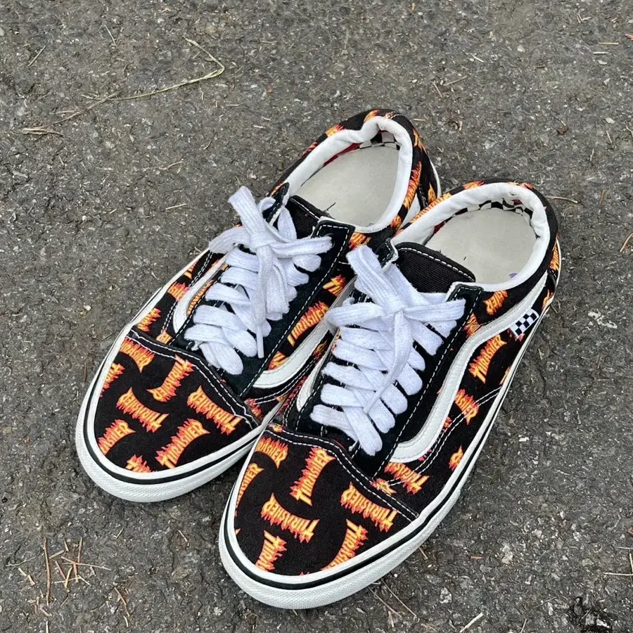 Vans x Thrasher 반스 트래셔 올드스쿨 스니커즈