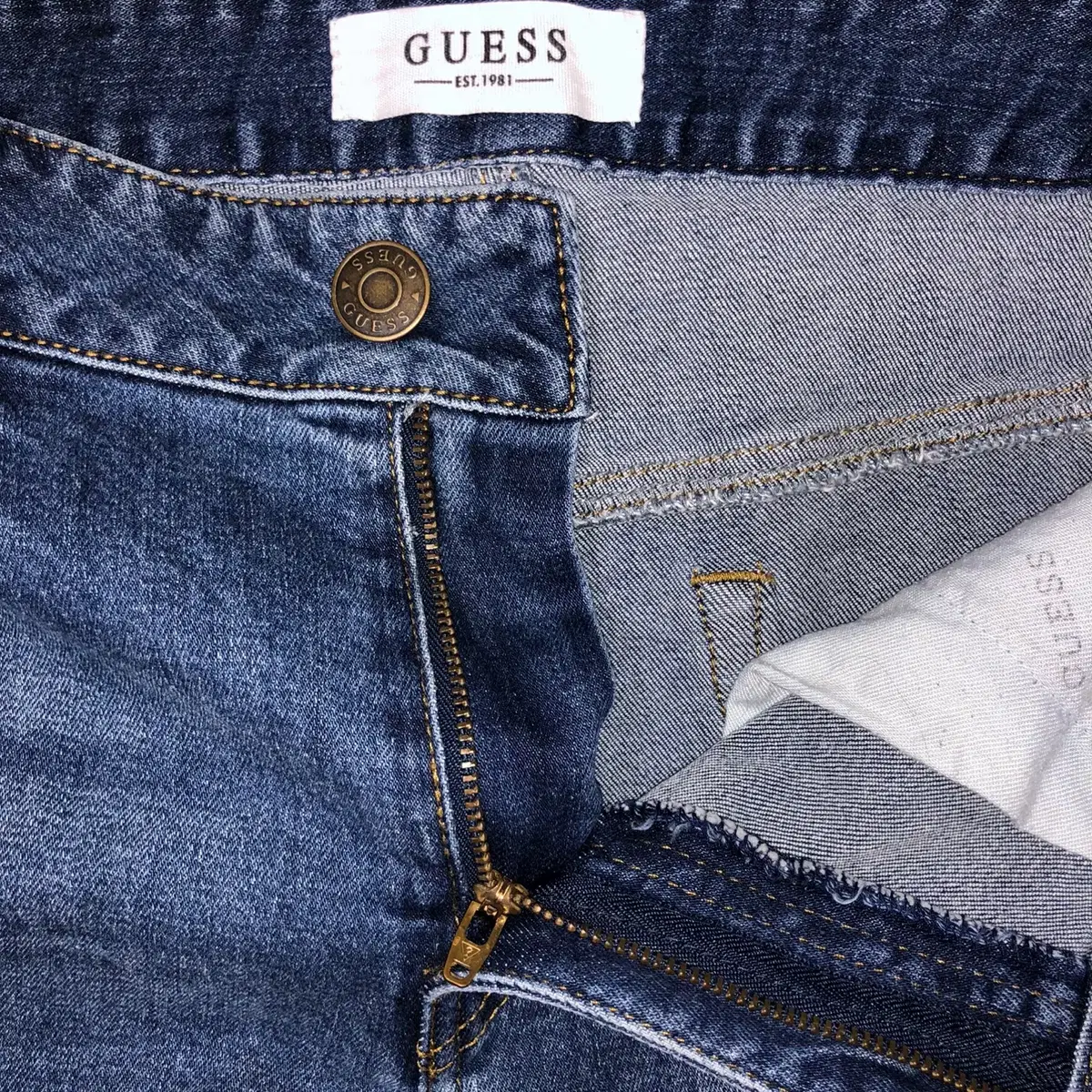 GUESS 슬림 스트레이트 핏 데님 팬츠 (W33)