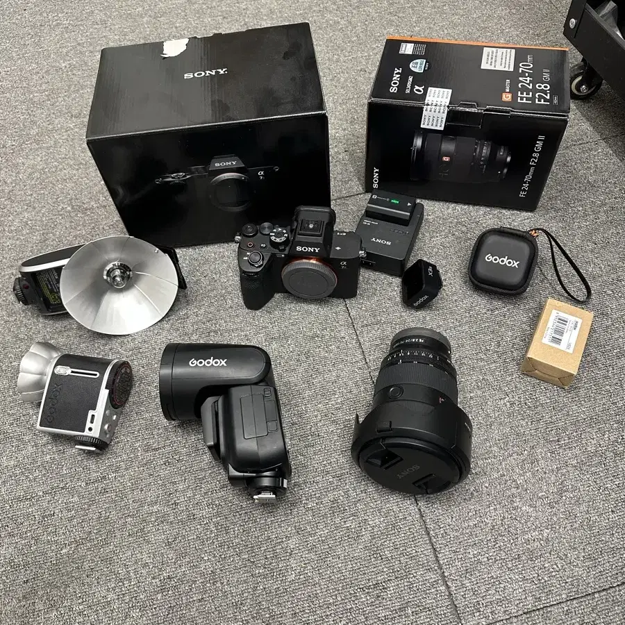 소니 a7r5, 2470gm2, 고독스 V1, 고독스 동조기 등등 판매