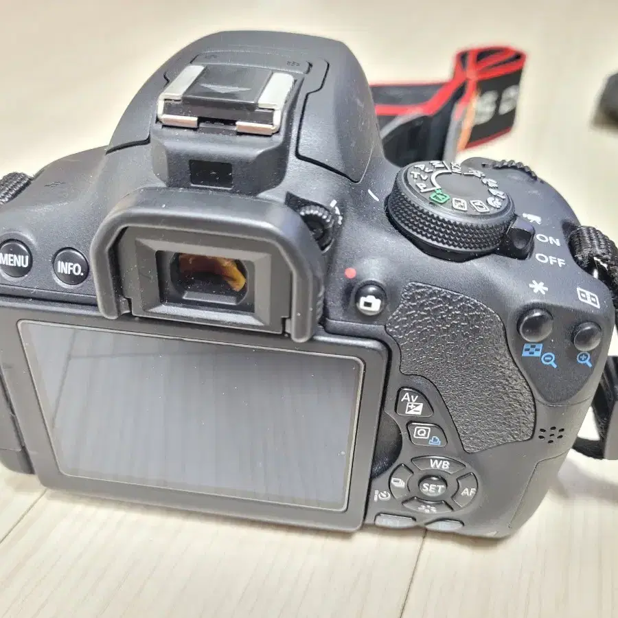 A급 캐논 EOS 700D 카메라 와 18-55 STM 렌즈 세트